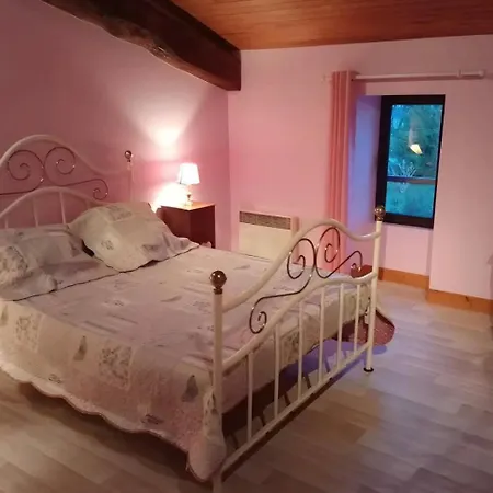 La Maison De Piquereau 3*