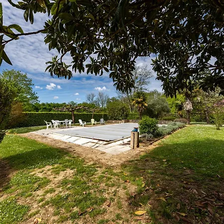 La Maison De Piquereau 3*